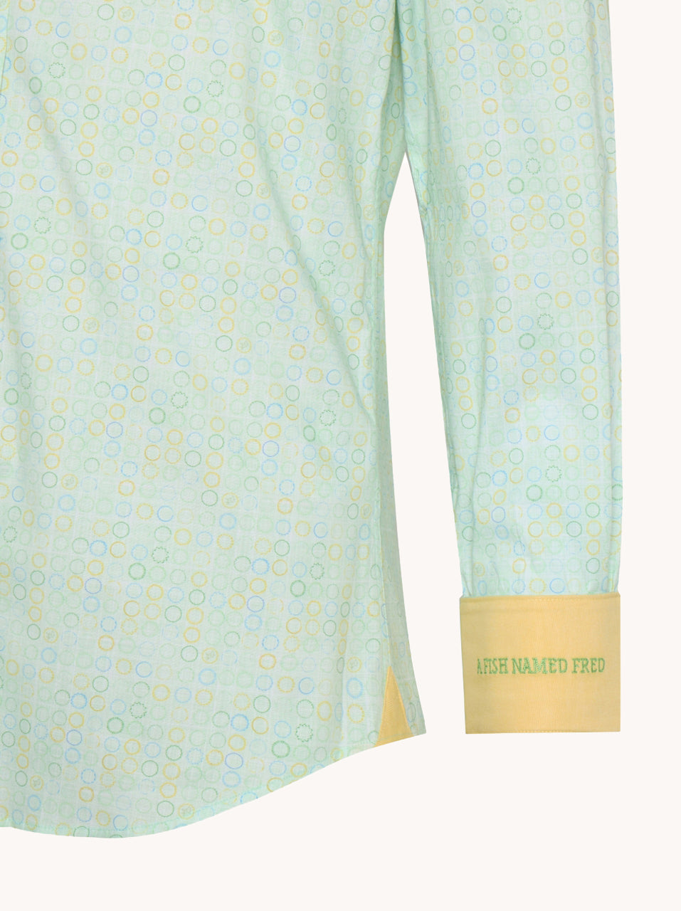 מכופתרת בהדפס טבעות - חוזר בקרוב