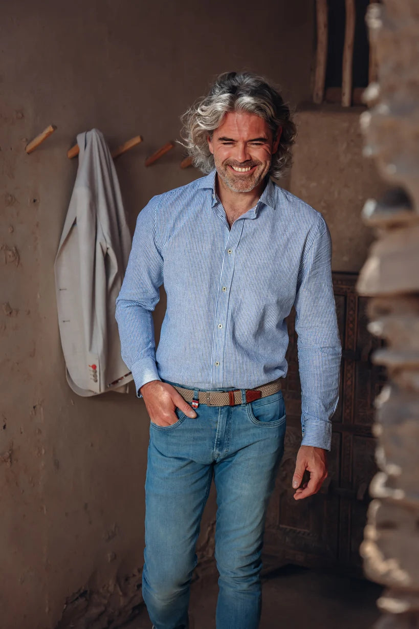 מכופתרת פשתן פסים