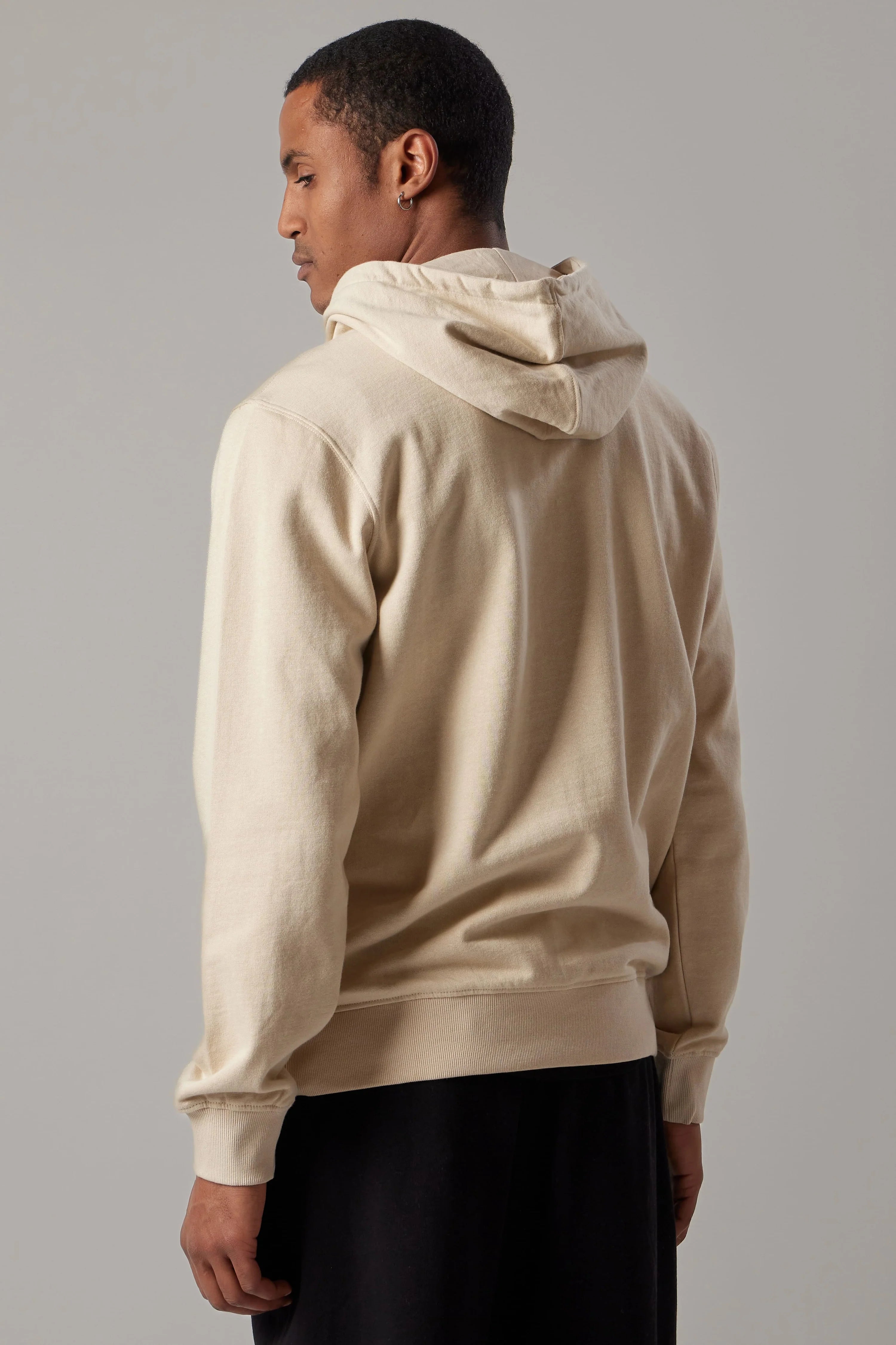 קפוצ'ון כותנה עם כיסי קנגורו