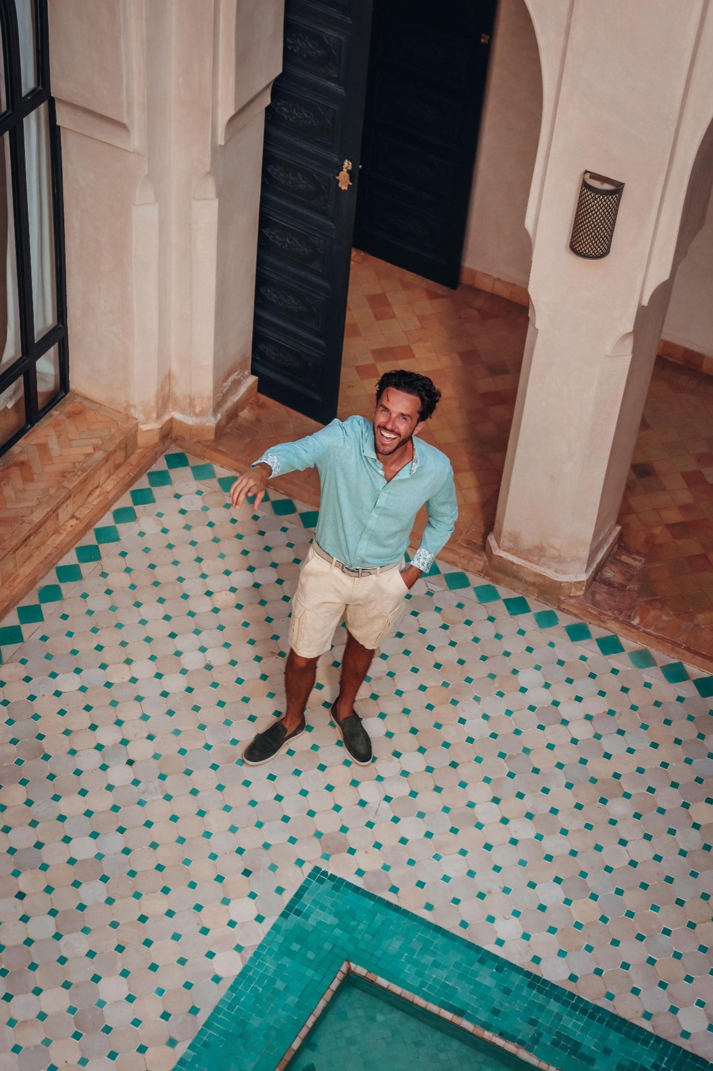 מכופתרת פשתן