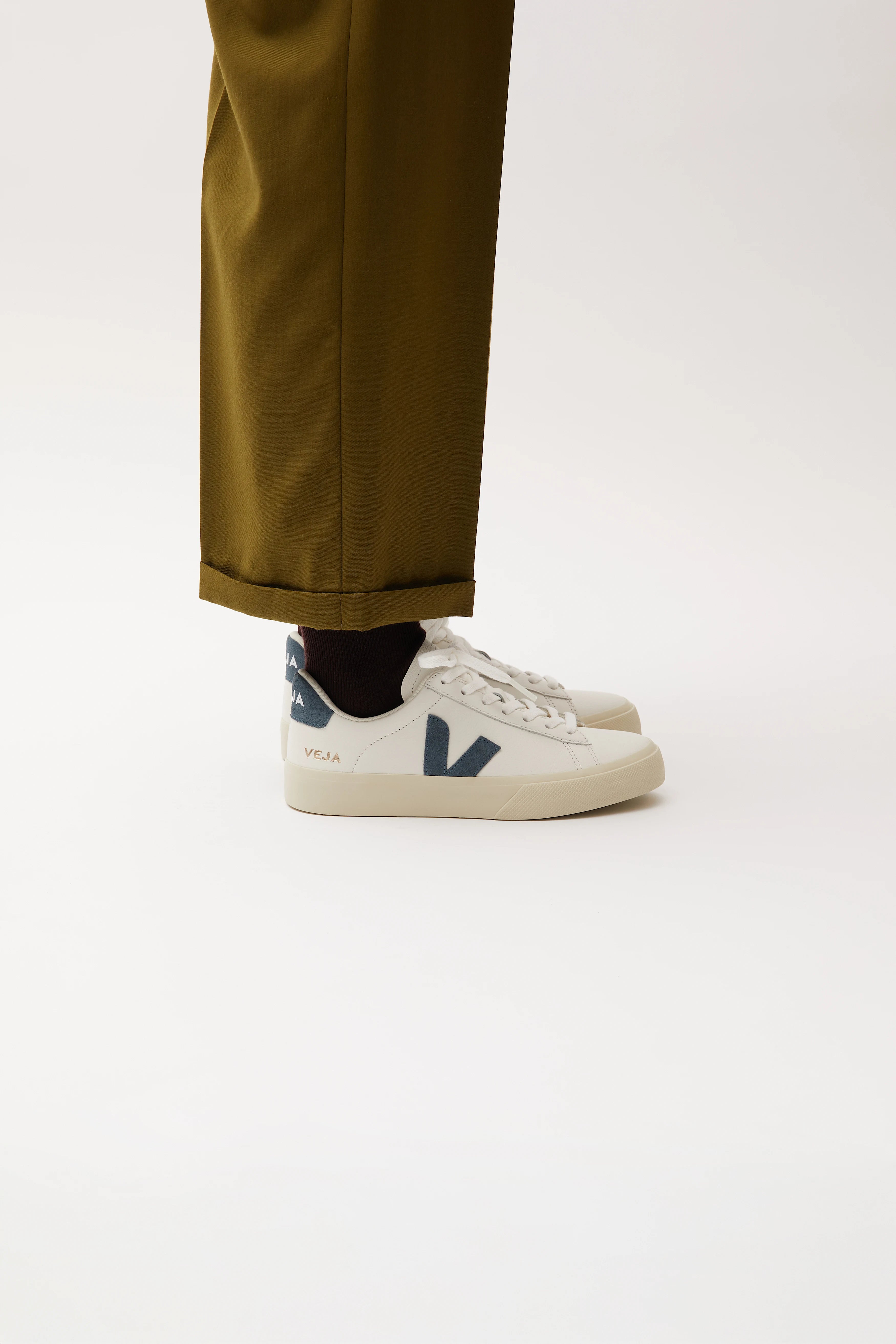 סניקרס Veja Campo