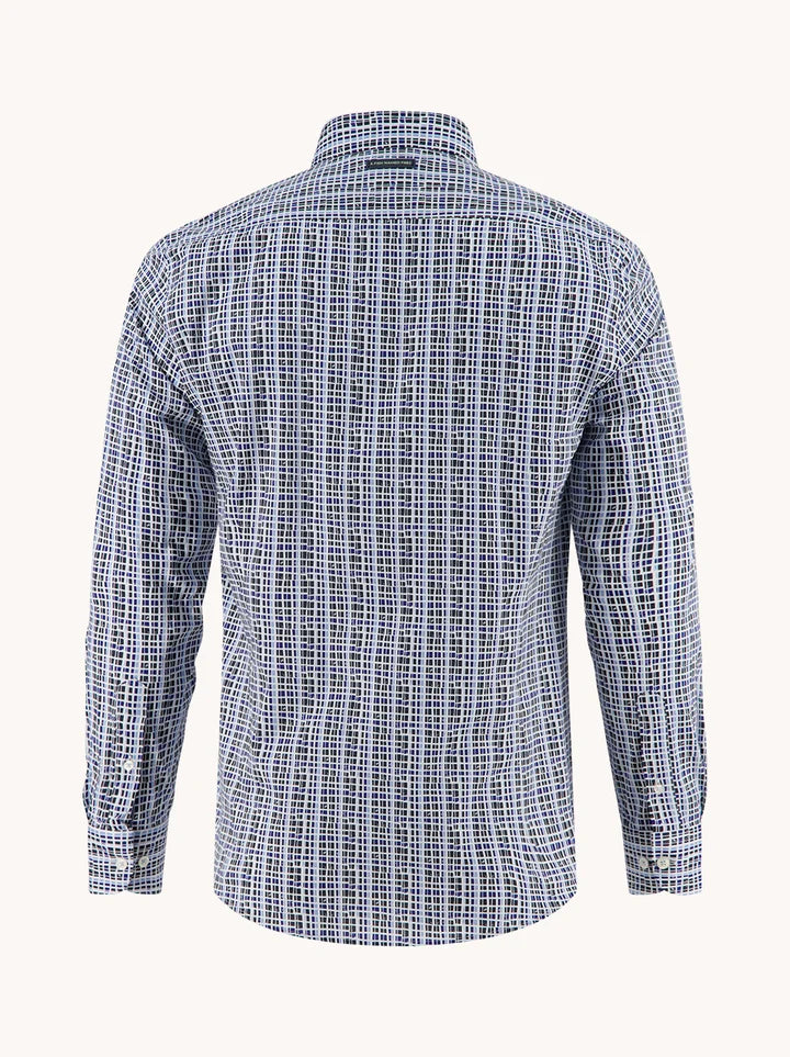 מכופתרת משבצות א-סימטריות