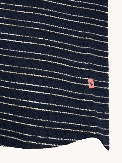 מכופתרת פסים