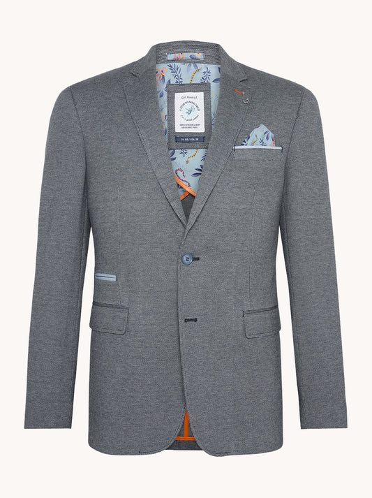 להדגמה בלבד - החליפות בהתאמה אישית בחנות