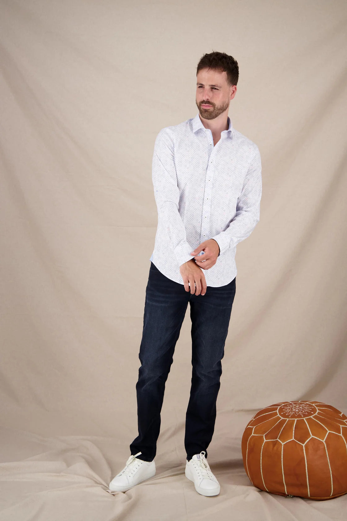 מכופתרת בהדפס טבעות - חוזר בקרוב