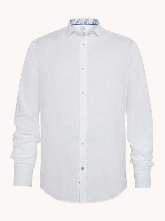 מכופתרת פשתן