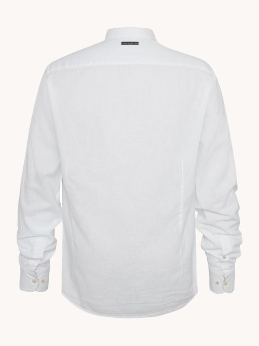 מכופתרת פשתן