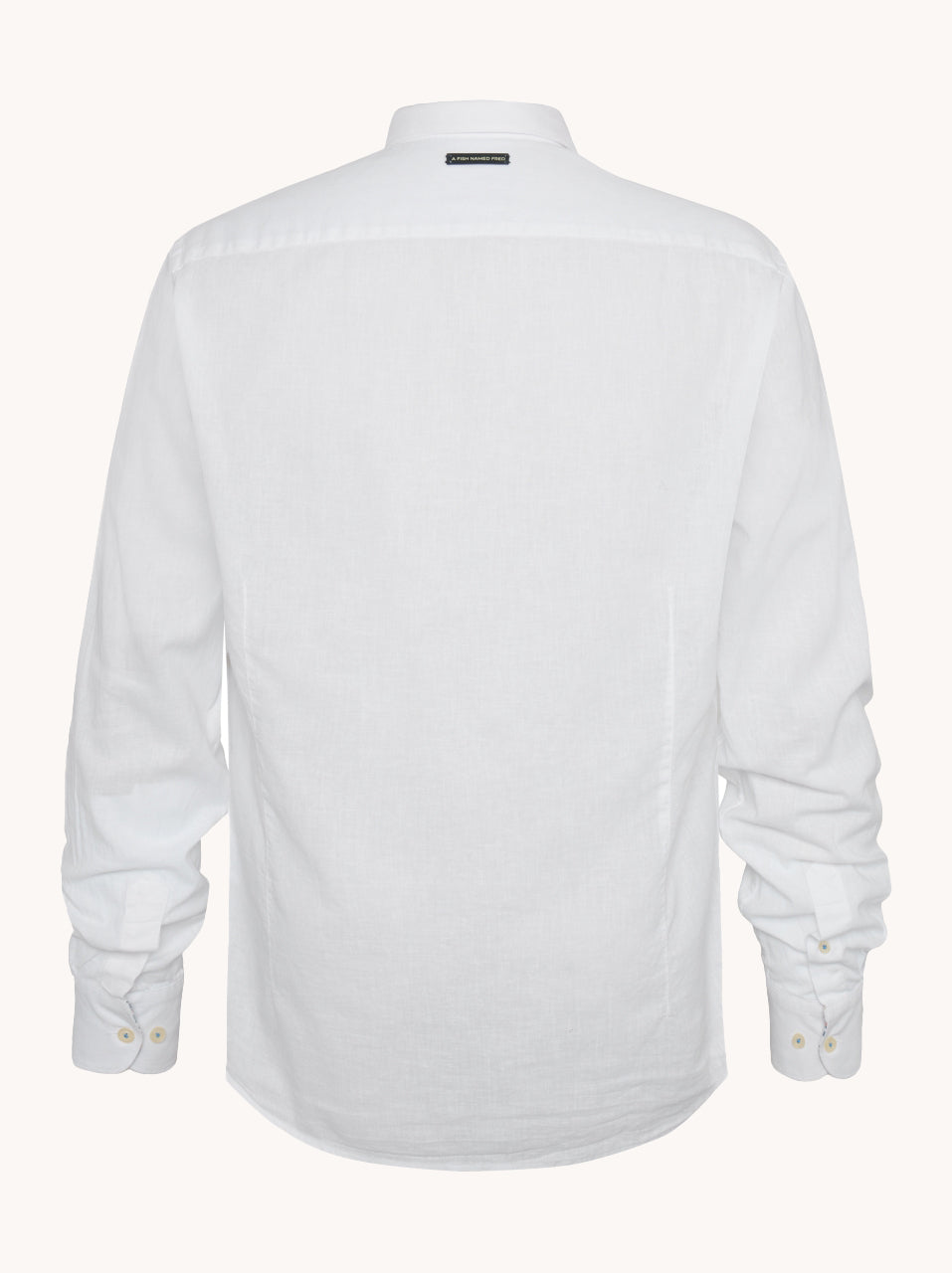 מכופתרת פשתן