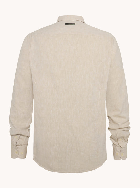 מכופתרת פשתן