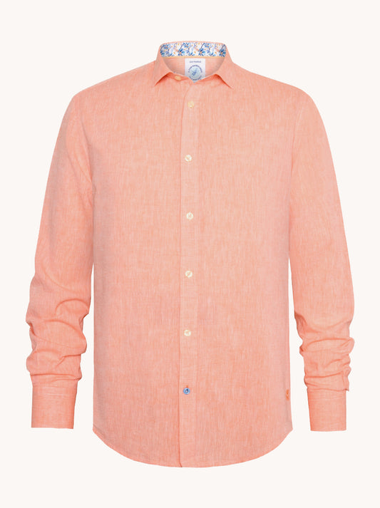 מכופתרת פשתן