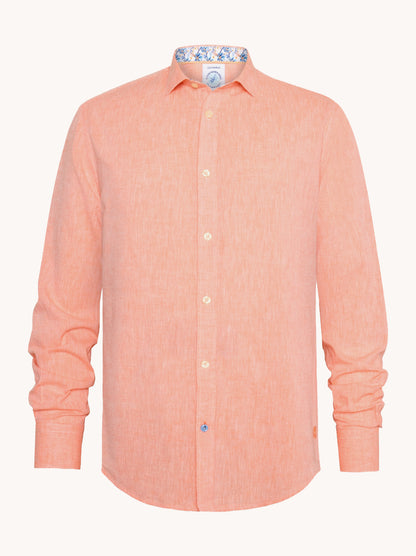 מכופתרת פשתן