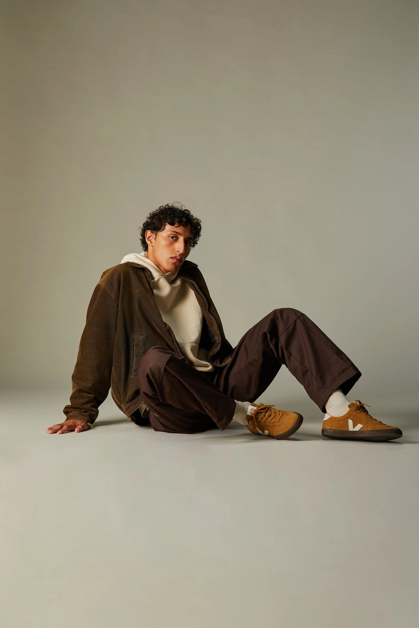 סניקרס זמש Veja Volley